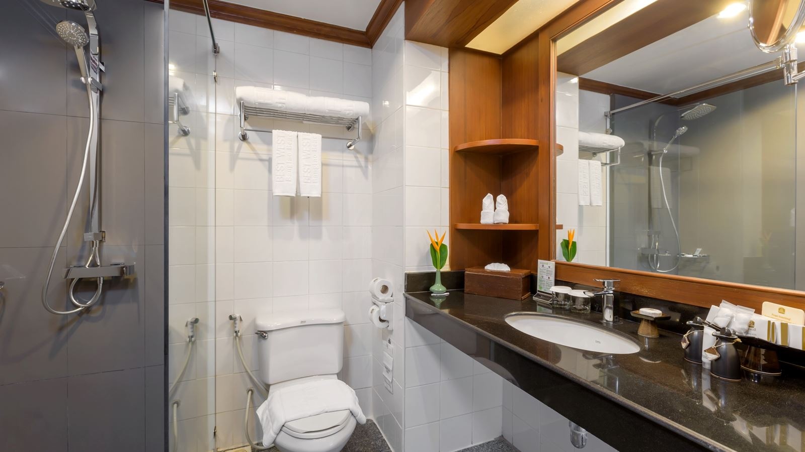 rooms-deluxe-seafacing-view