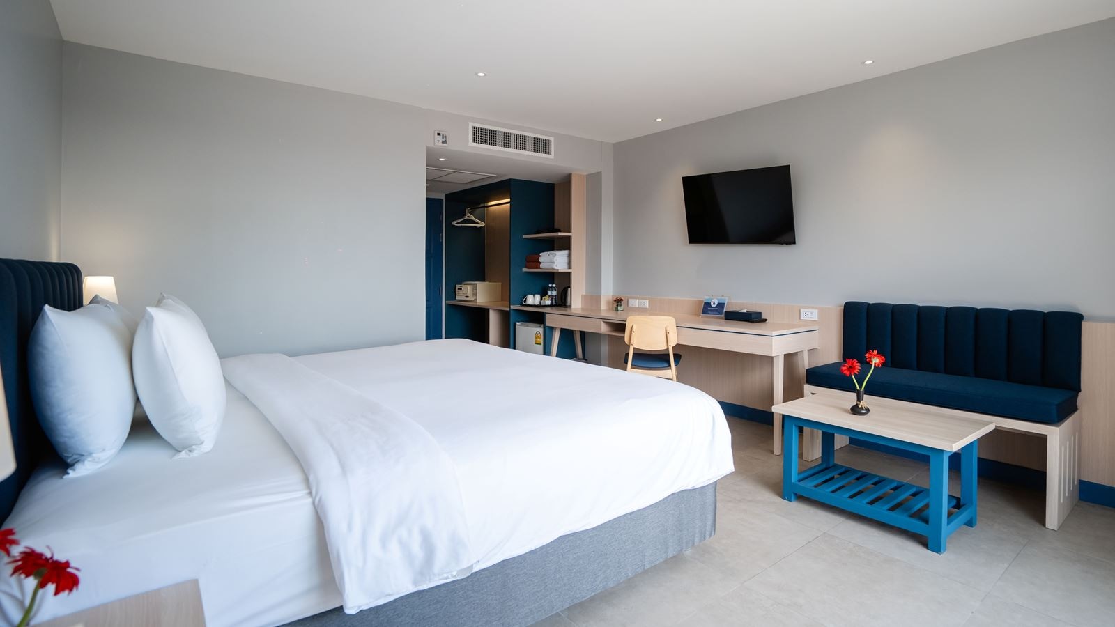 rooms-superior-pool-view