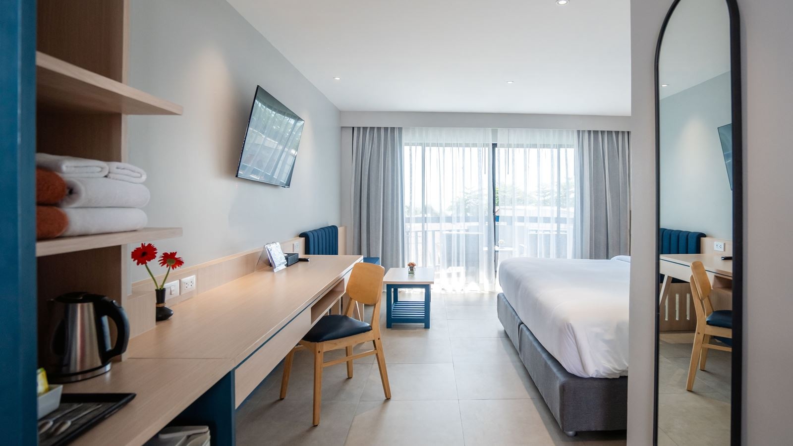 rooms-superior-pool-view