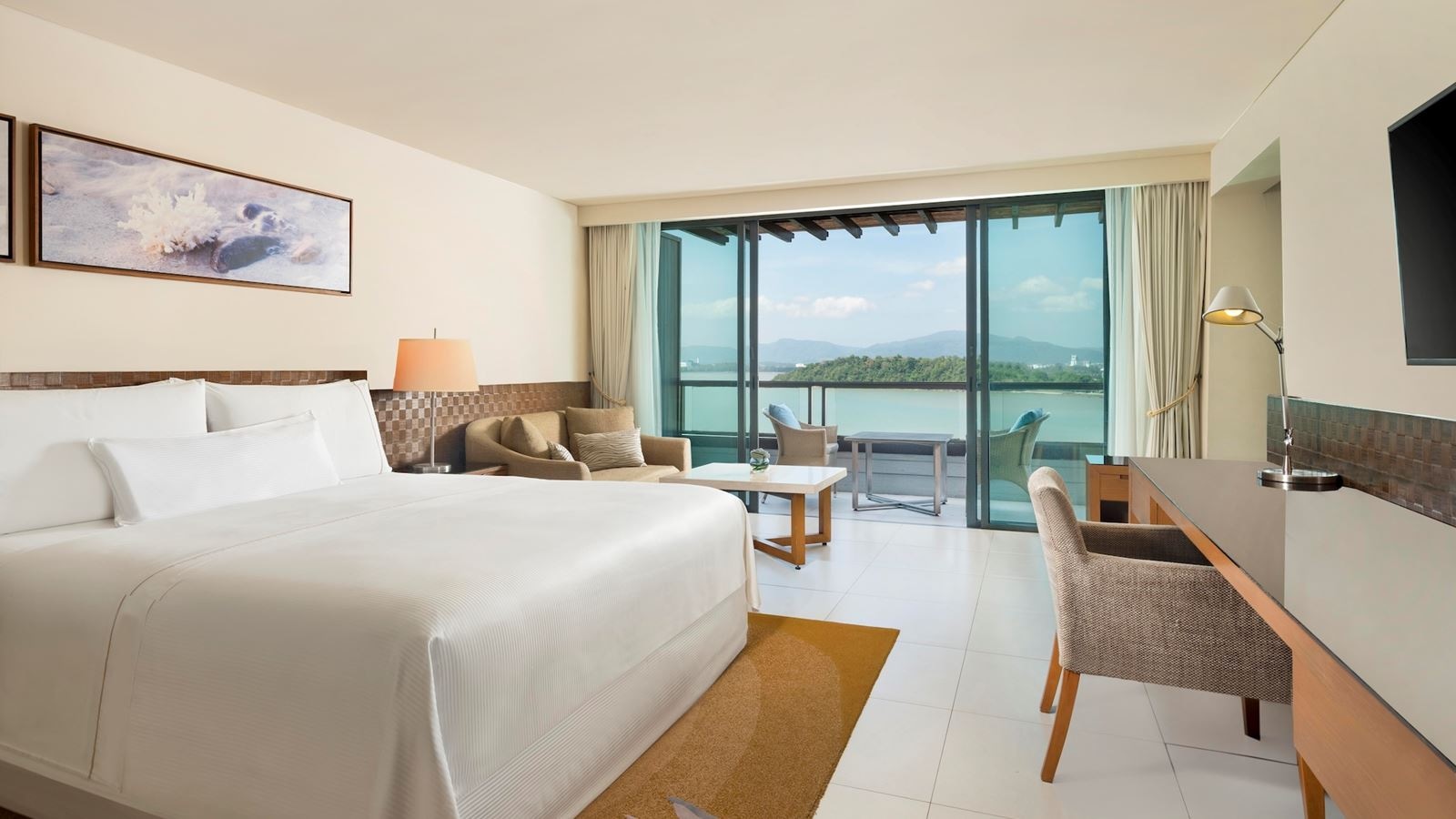 rooms-1-bedroom-premium-suite-sea-view