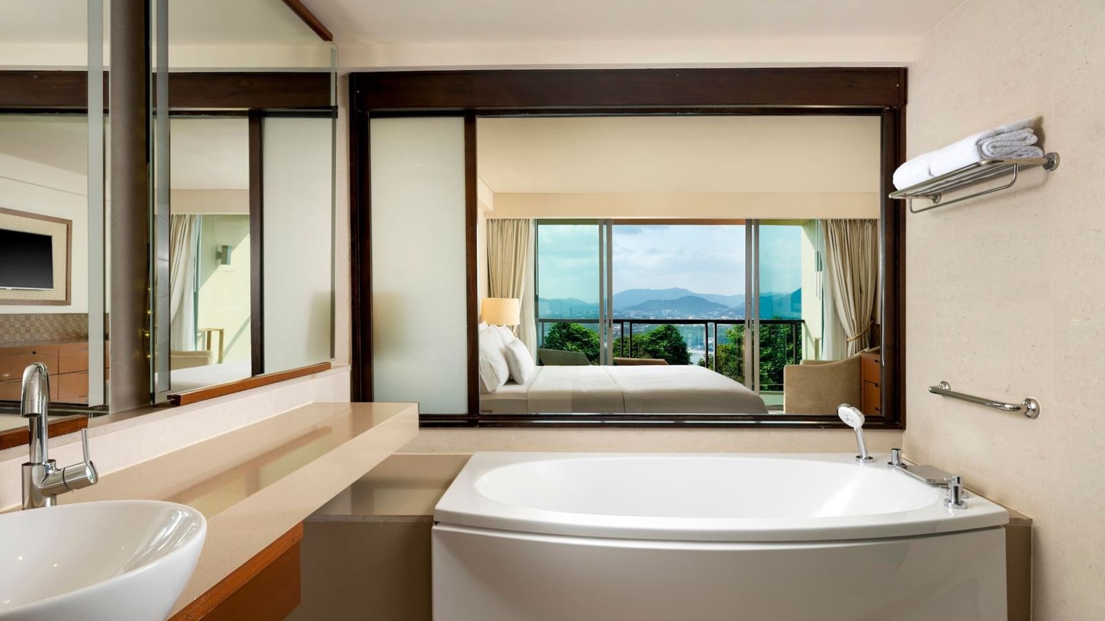 rooms-1-bedroom-premium-suite-sea-view