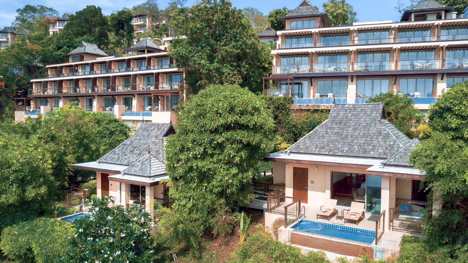 rooms-sala-pool-villa-seaview