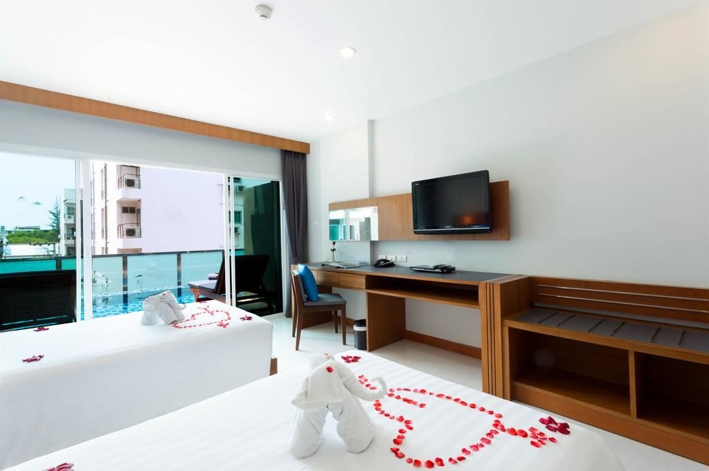 rooms-deluxe-pool-access