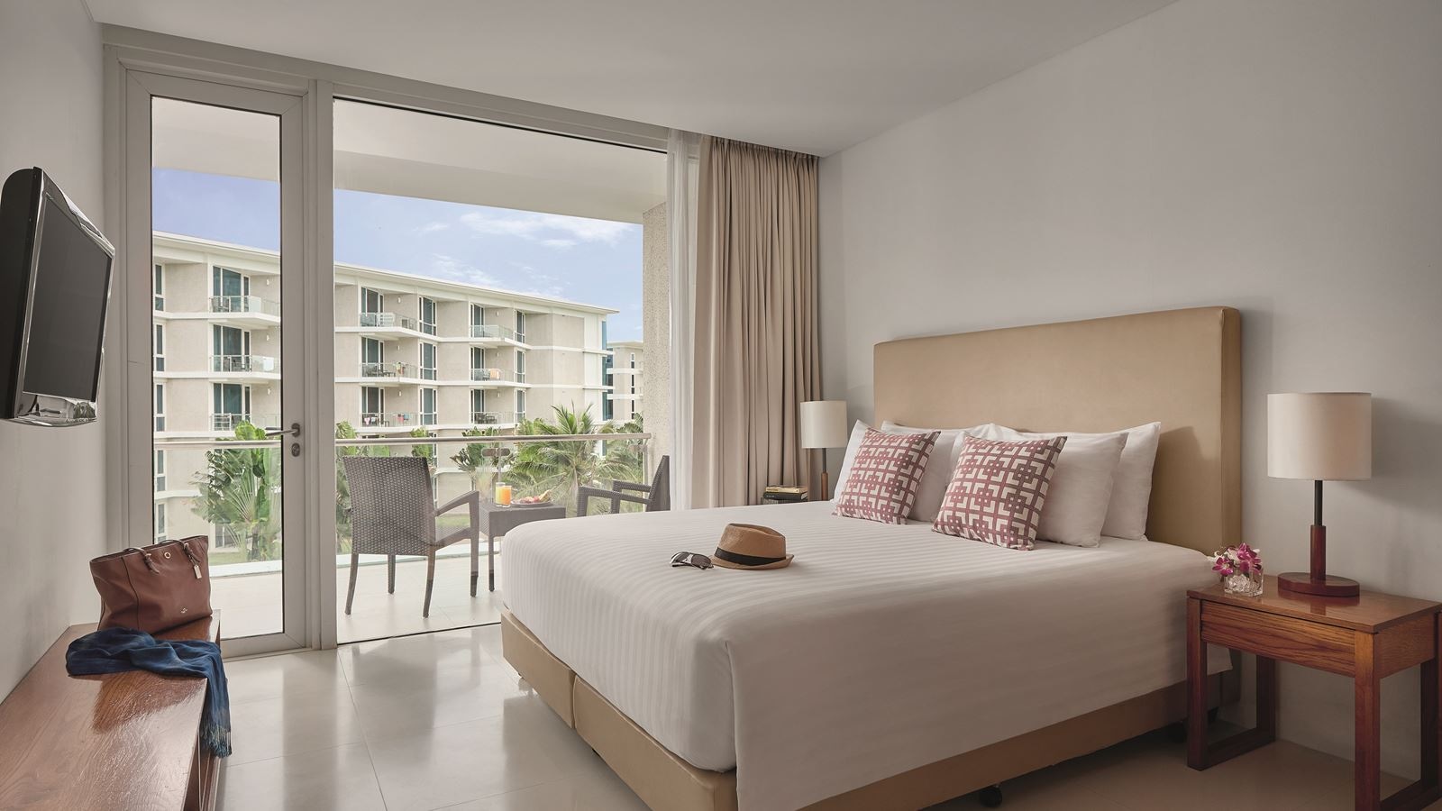 rooms-deluxe-room