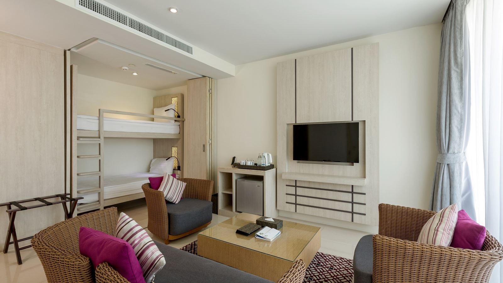 rooms-executive-1-bedroom-family-suite-without-balcony