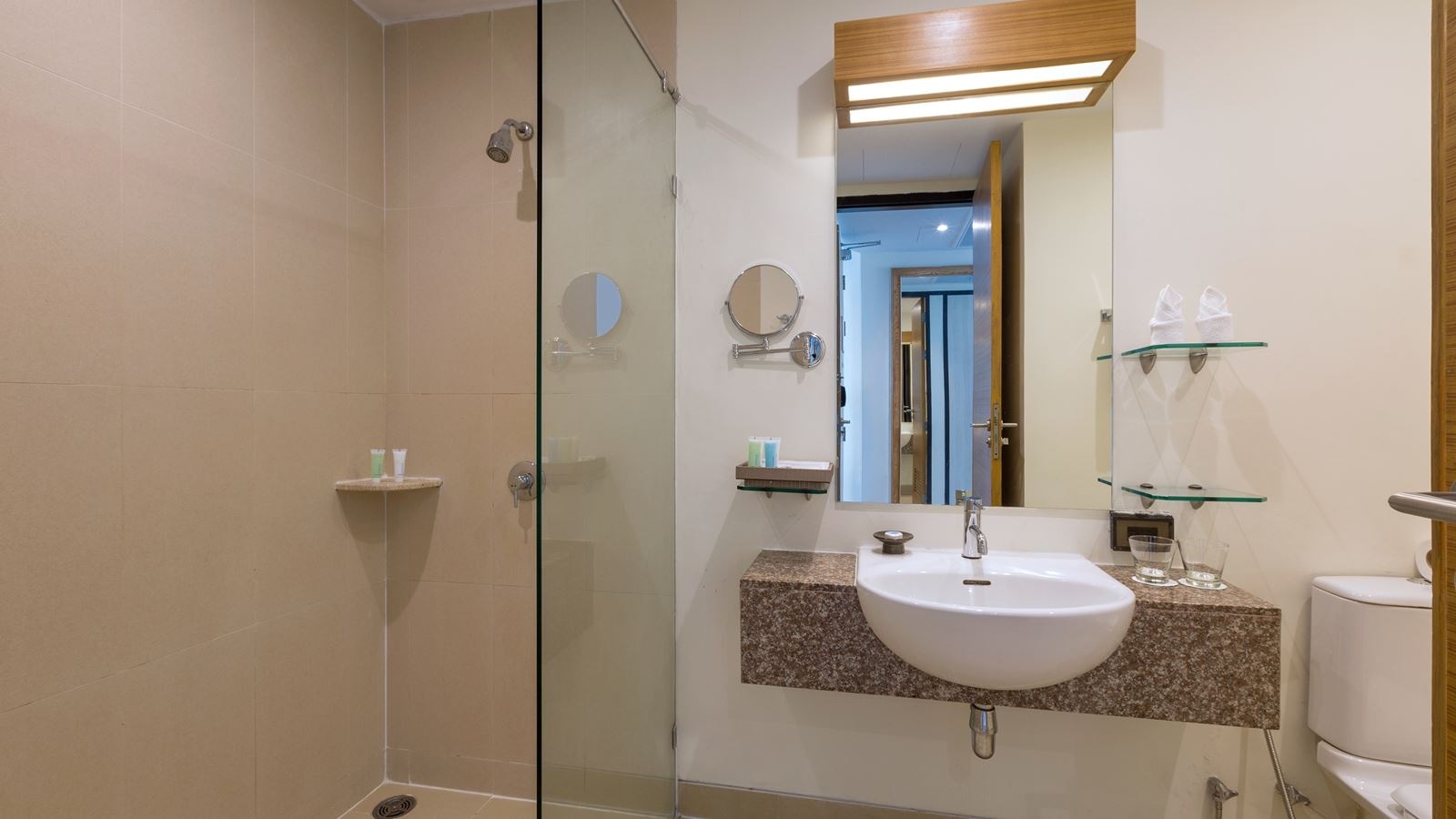 rooms-deluxe-double-double--with-or-without-balcony