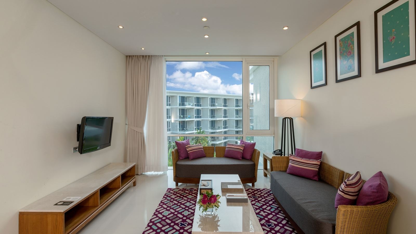 rooms-1-bedroom-apartment-with-kitchen--with-or-without-balcony
