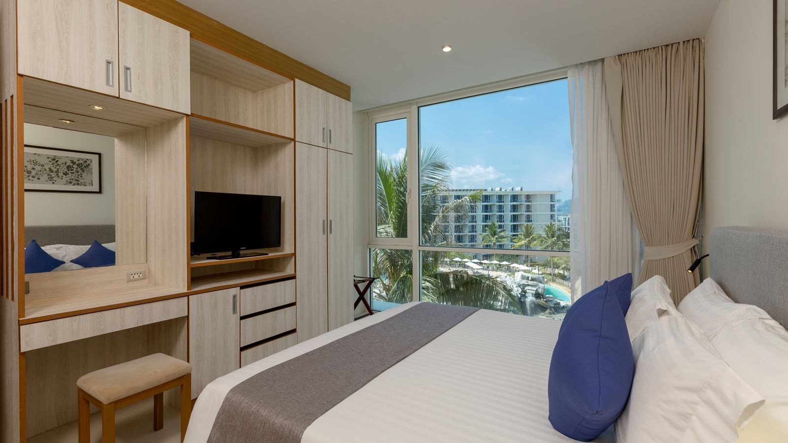 rooms-1-bedroom-family-suite--with-or-without-balcony