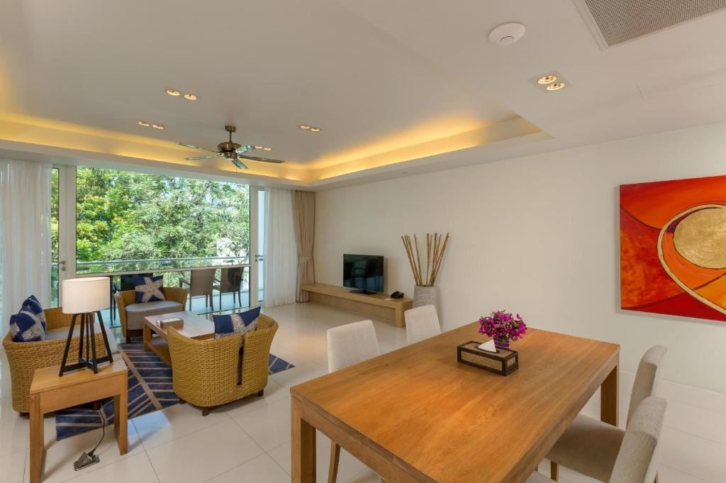 rooms-2-bedroom-residence-kitchen-and-balcony