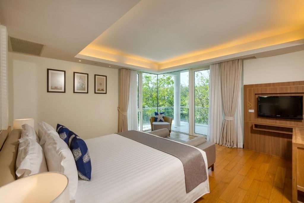 rooms-2-bedroom-residence-kitchen-and-balcony