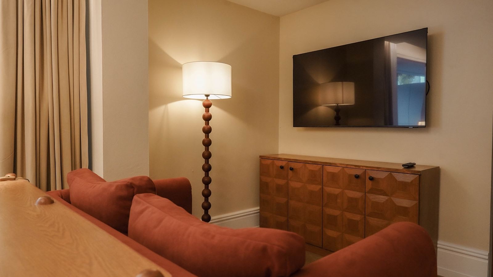 rooms-family-room