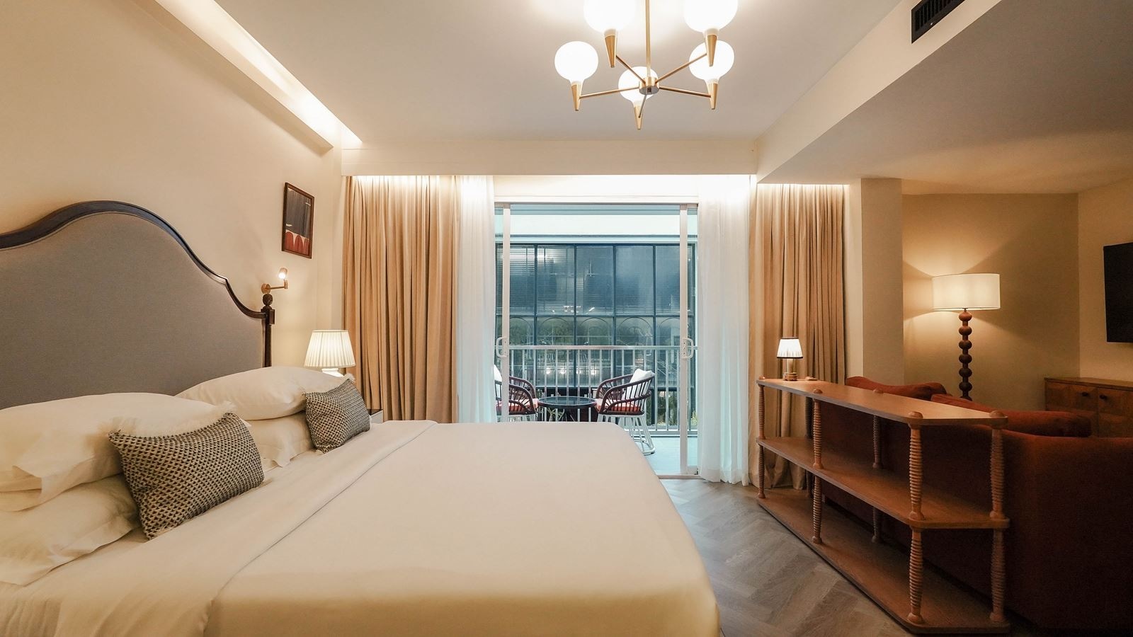 rooms-family-room
