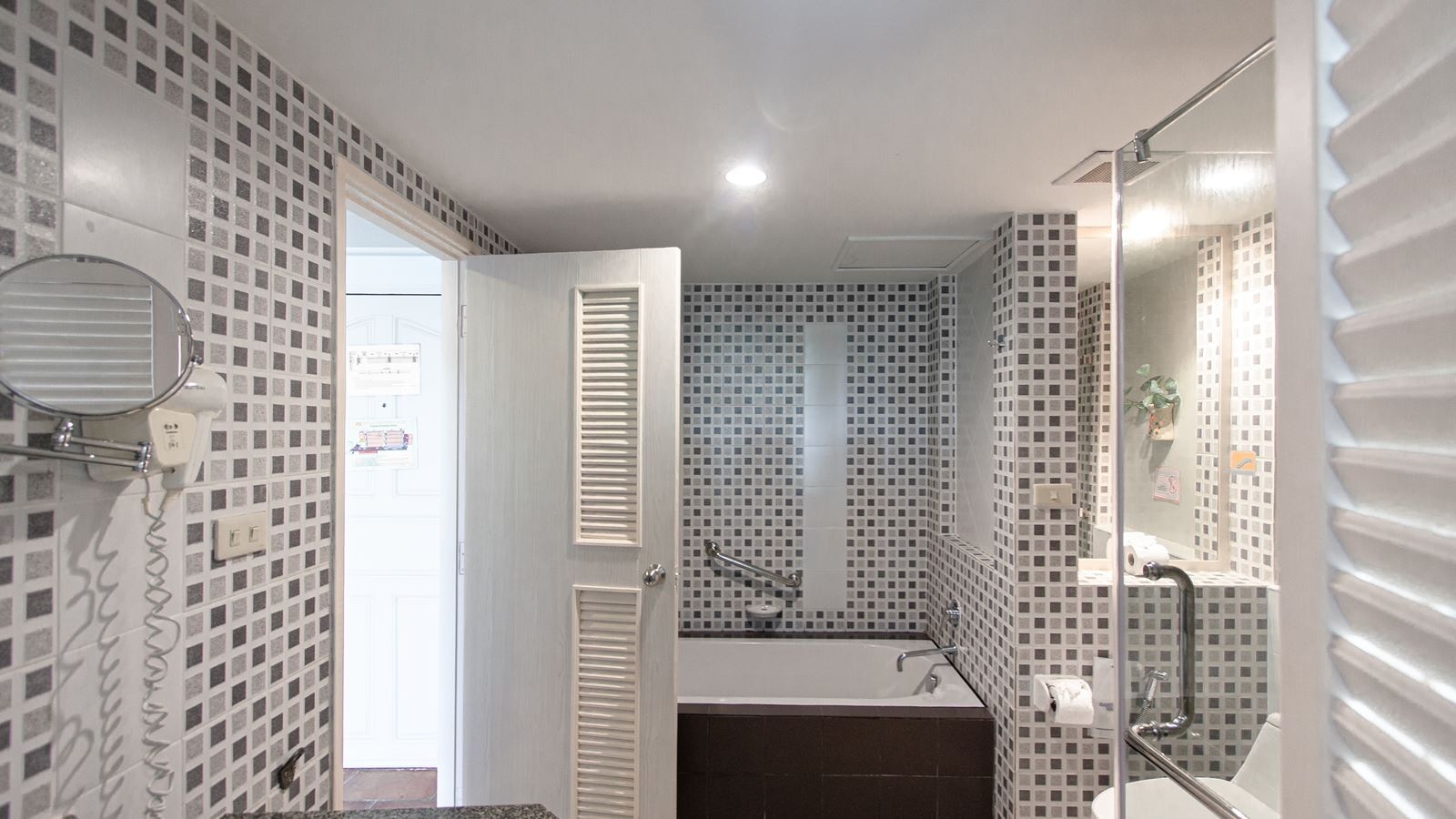 rooms-deluxe-pool-access