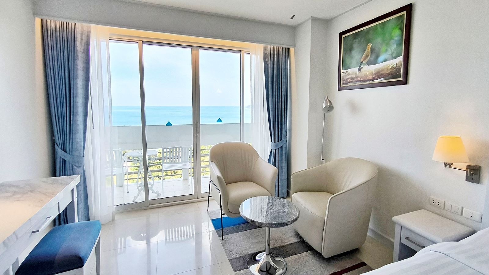 rooms-deluxe-sea-view