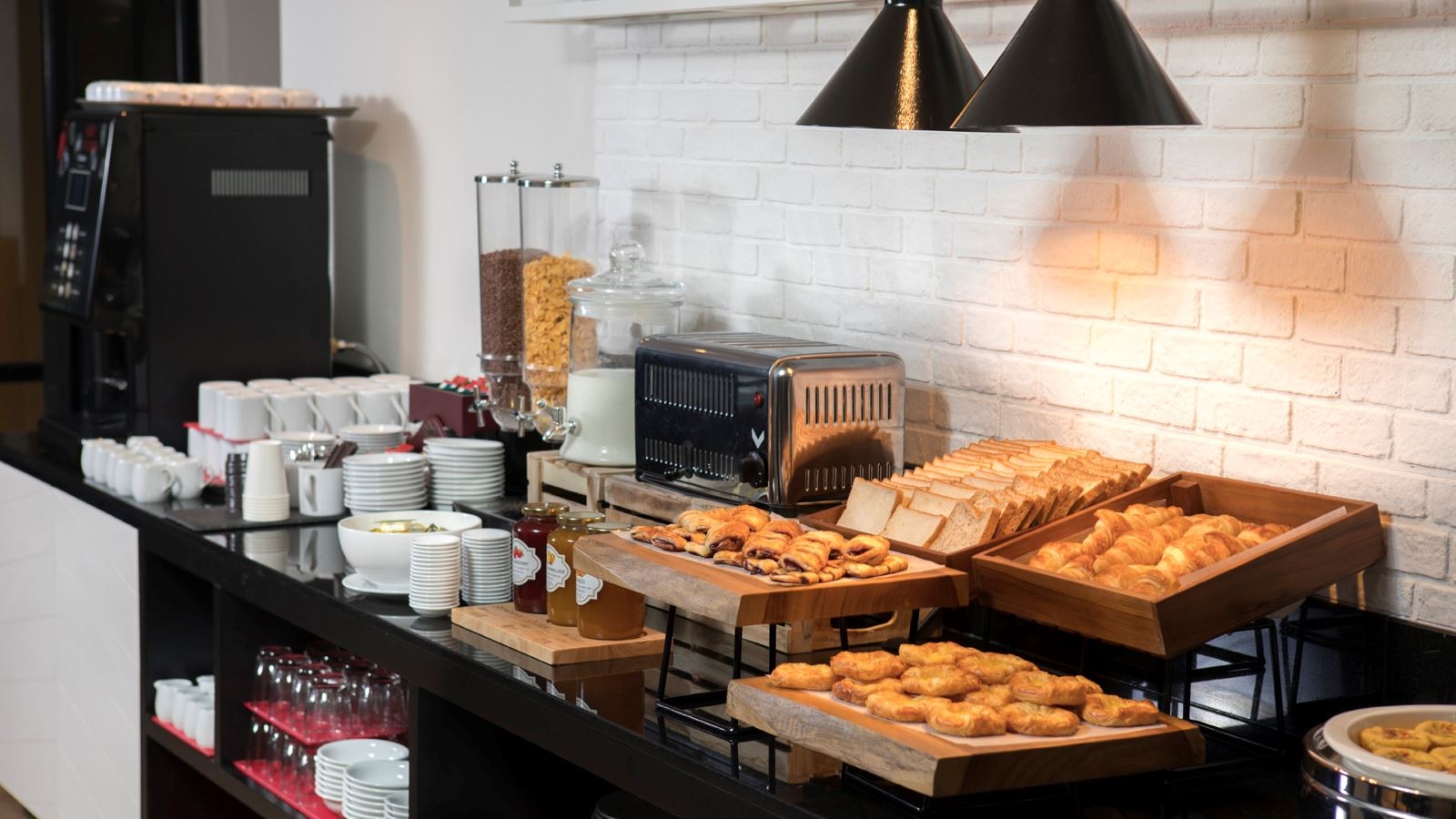 restaurants-the-lodge