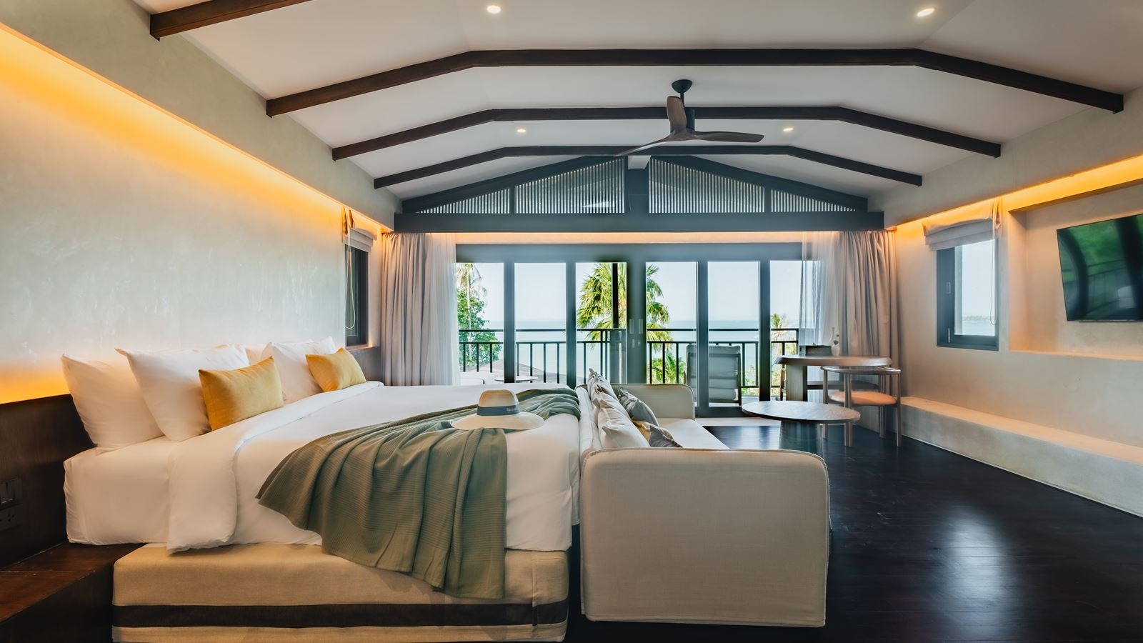 rooms-lux-3-bedroom-grand-sea-view-pool-villa