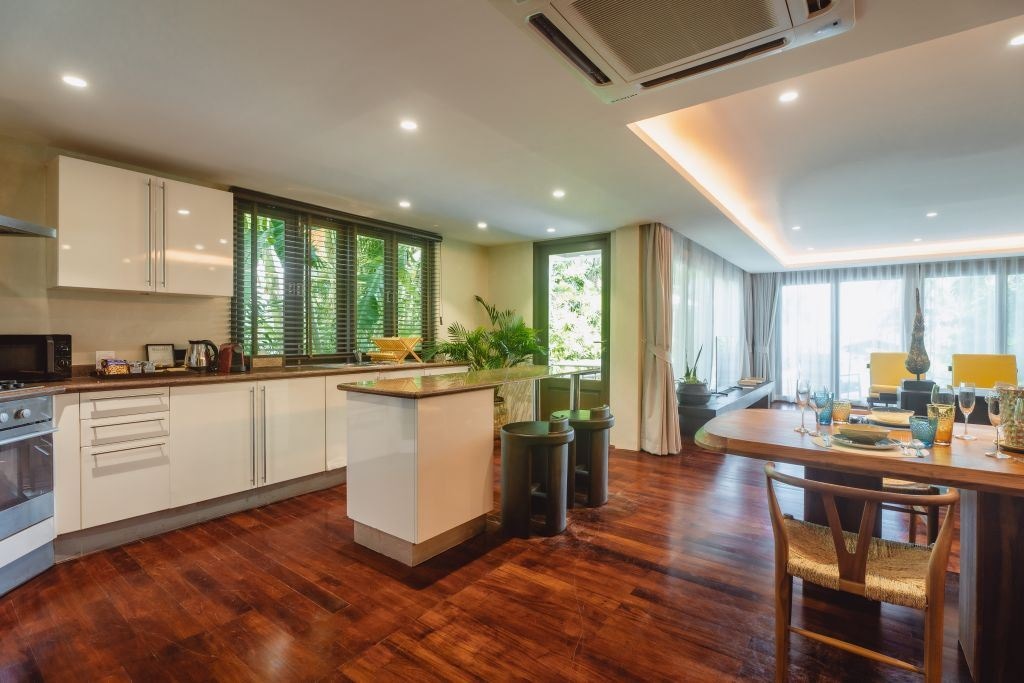 rooms-lux-2-bedroom-grand-beachfront-pool-villa