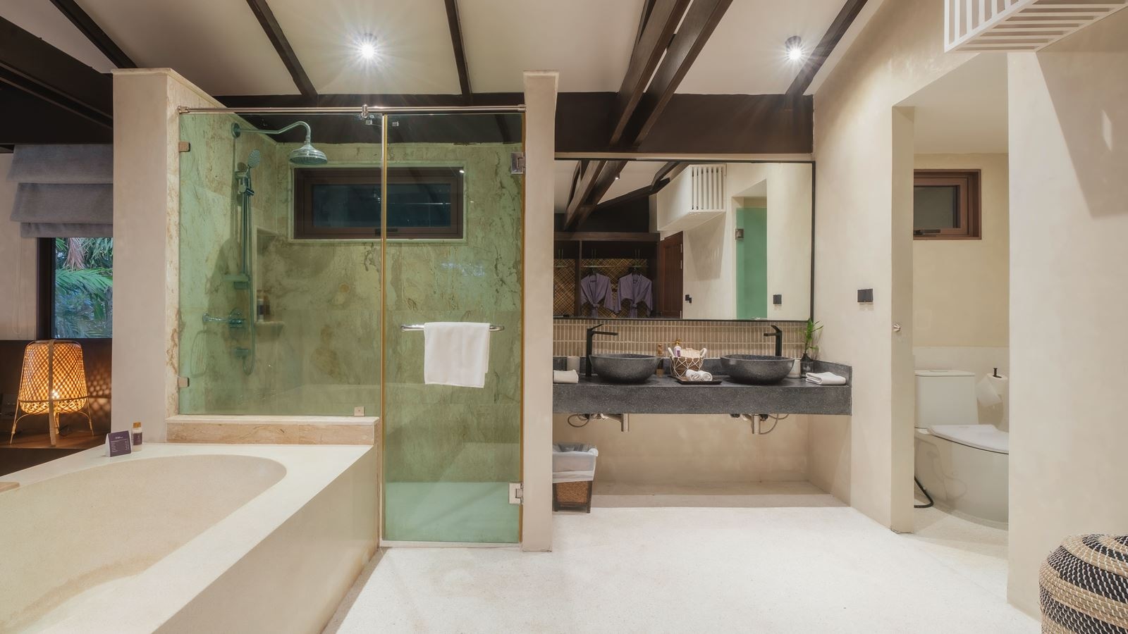 rooms-lux-3-bedroom-grand-beachfront-pool-villa