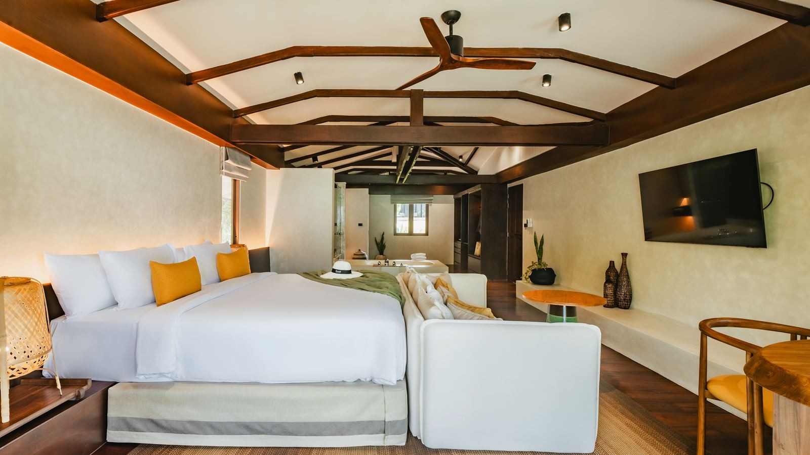 rooms-lux-4-bedroom-grand-beachfront-pool-villa