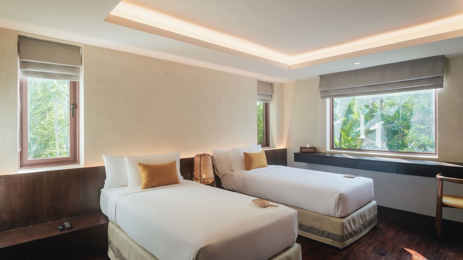 rooms-lux-5-bedroom-grand-beachfront-pool-villa