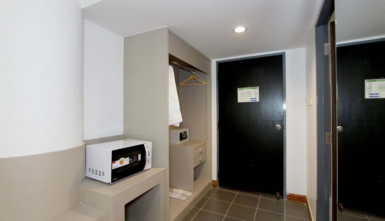 rooms-premier-pool-garden