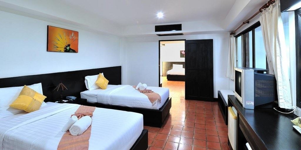 rooms-deluxe-room
