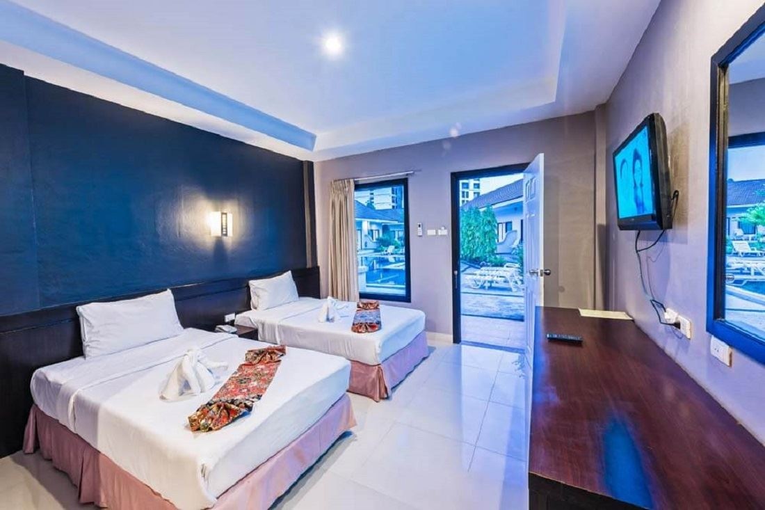 rooms-deluxe-bungalow-pool-access