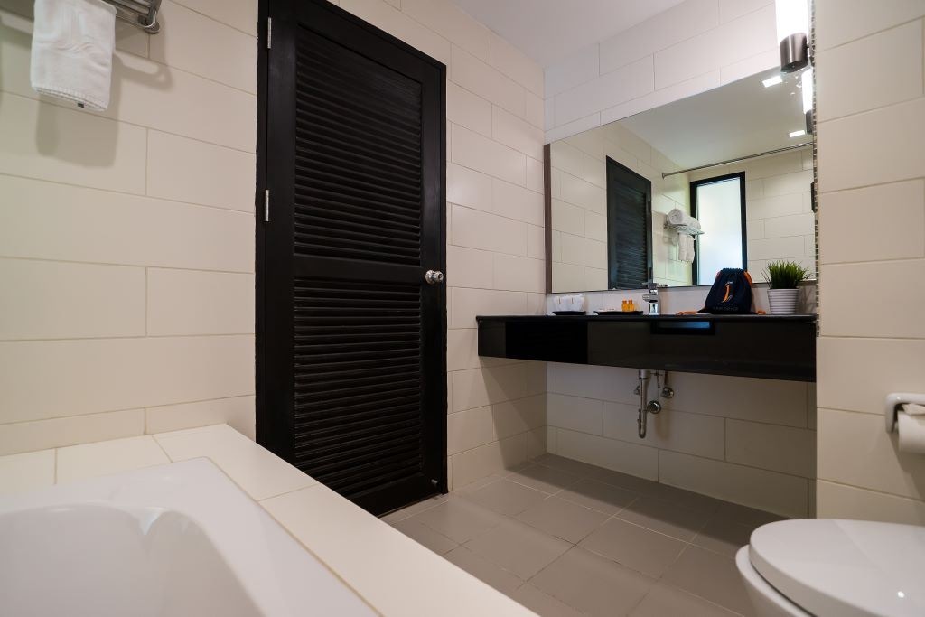 rooms-deluxe-pool-view