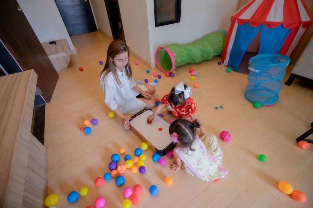 rooms-deluxe-premier-pool-view