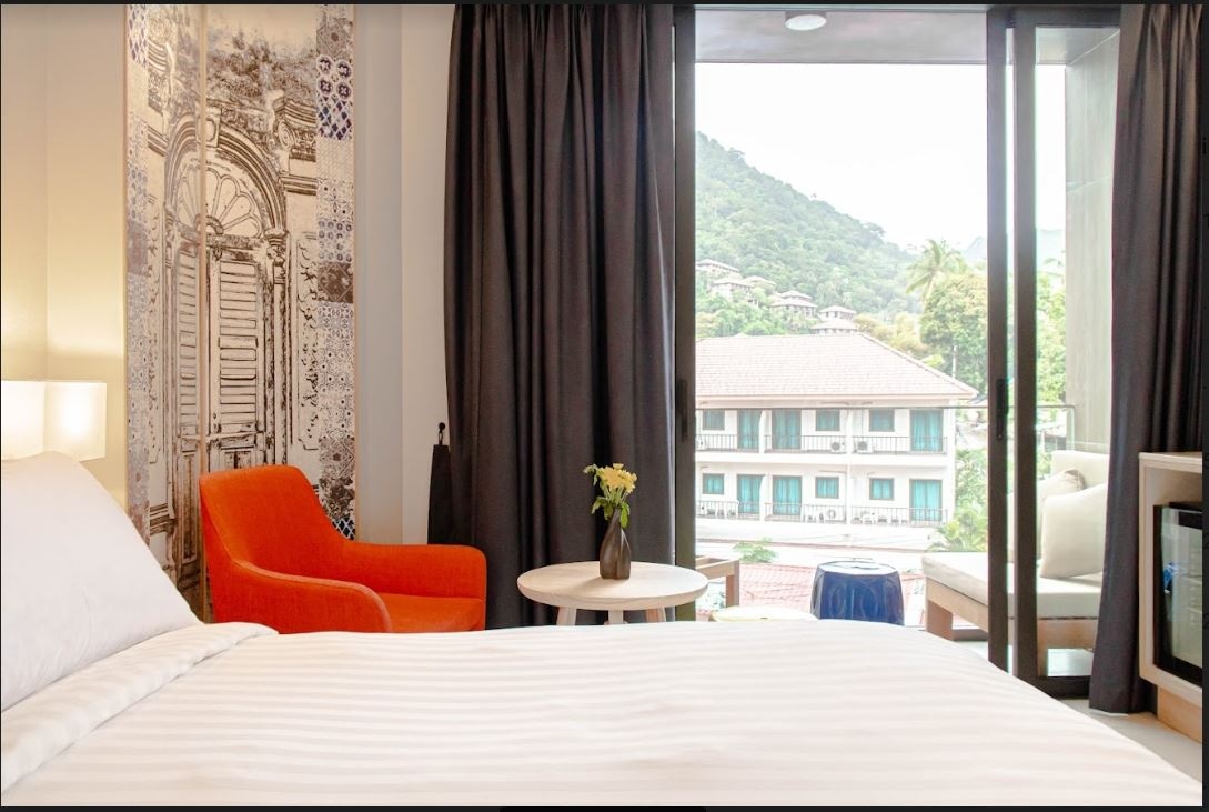 rooms-deluxe-room