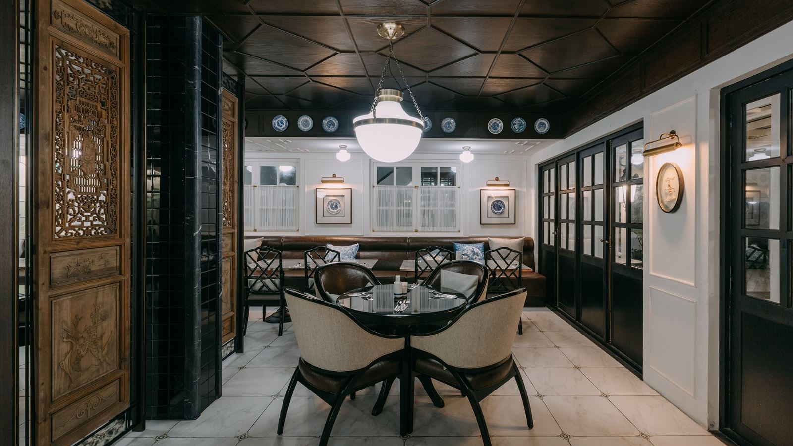 restaurants-the-blue--white-restarant