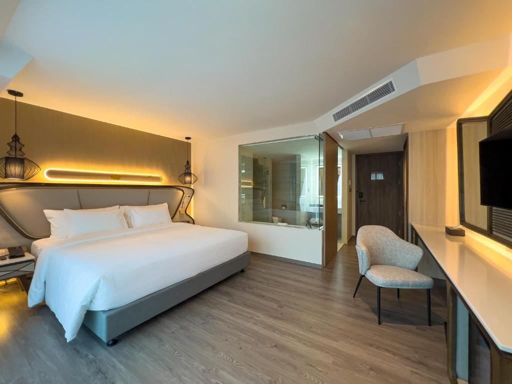 rooms-premier-king-bed-room-with-balcony