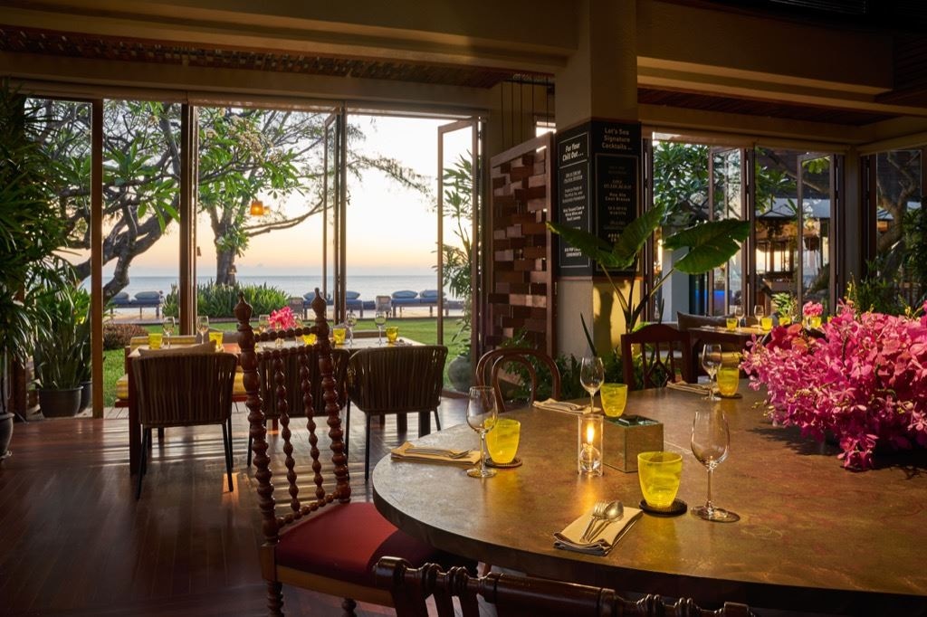 restaurants-lets-sea-hua-hins-beach-restaurat