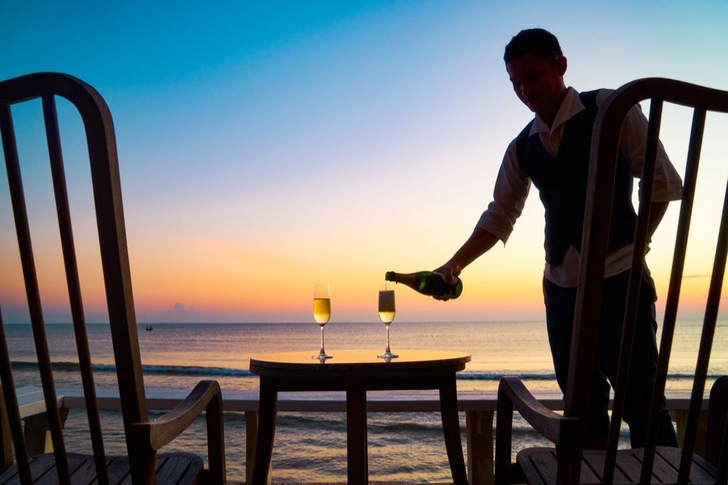 restaurants-lets-sea-hua-hins-beach-restaurant