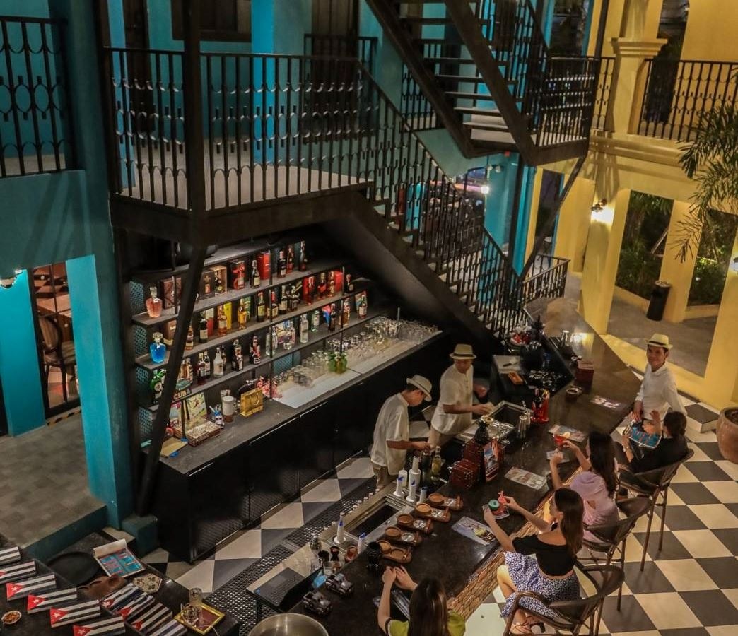 bars-la-habana-bar--restaurant