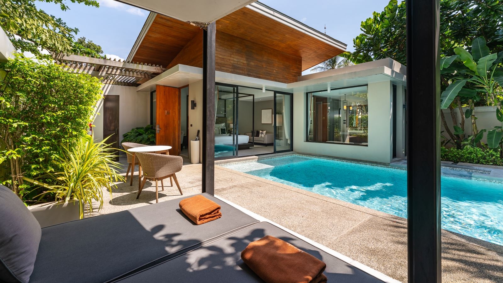 rooms-grand-deluxe-pool-villa