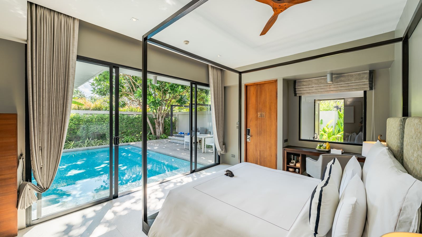 rooms-grand-deluxe-pool-villa