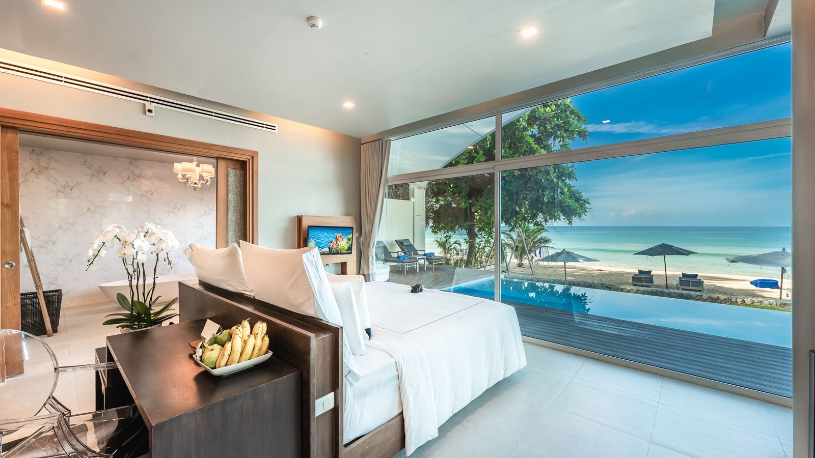 rooms-beachfront-pool-suite