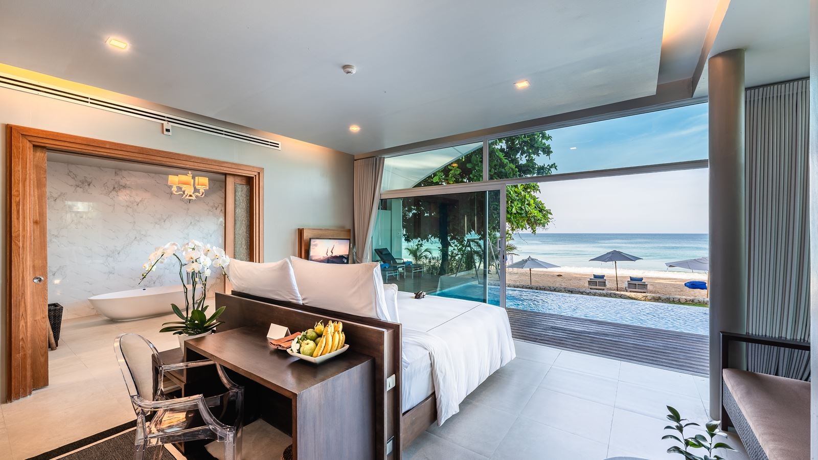 rooms-beachfront-pool-suite