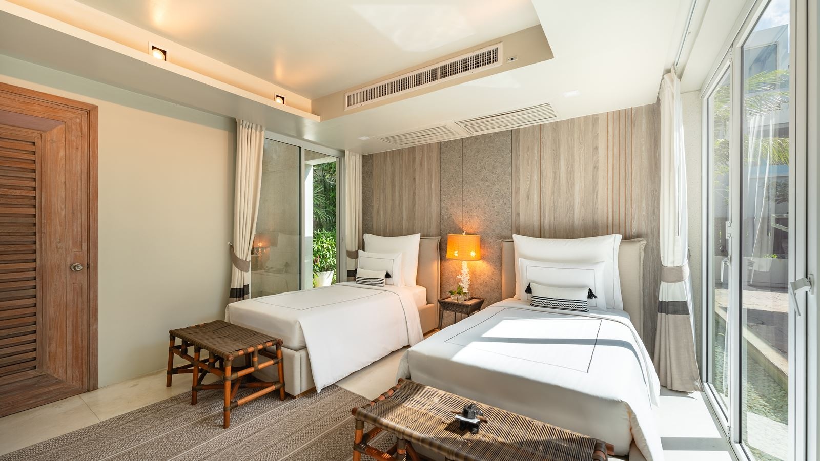 rooms-4br-beachfront-villa