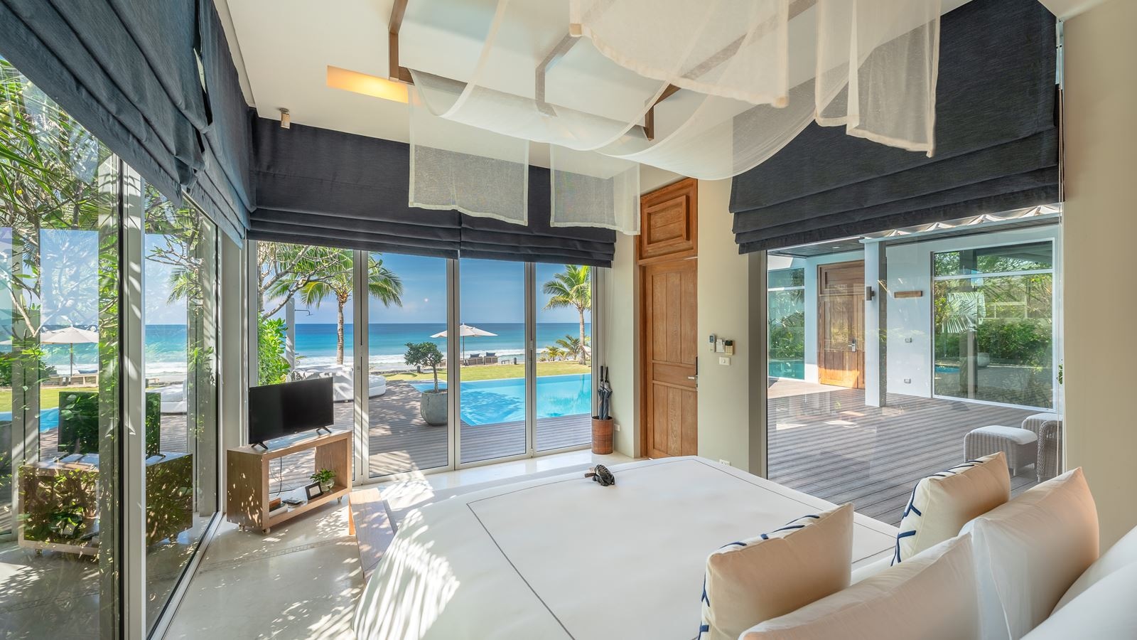 rooms-4br-beachfront-villa