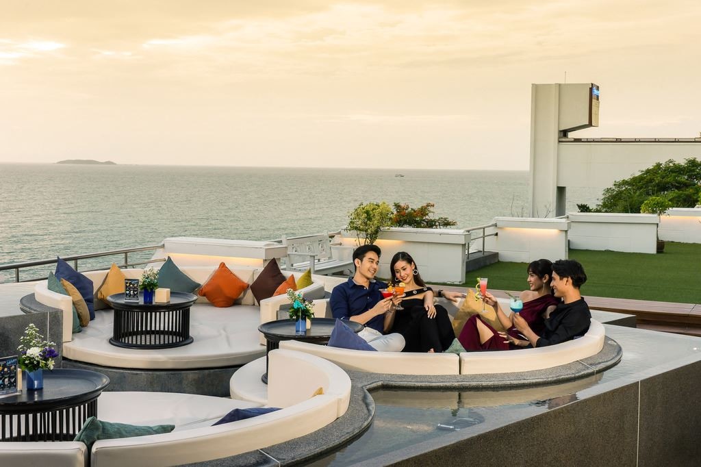 bars-sunset-terrace-lobby-and-bar