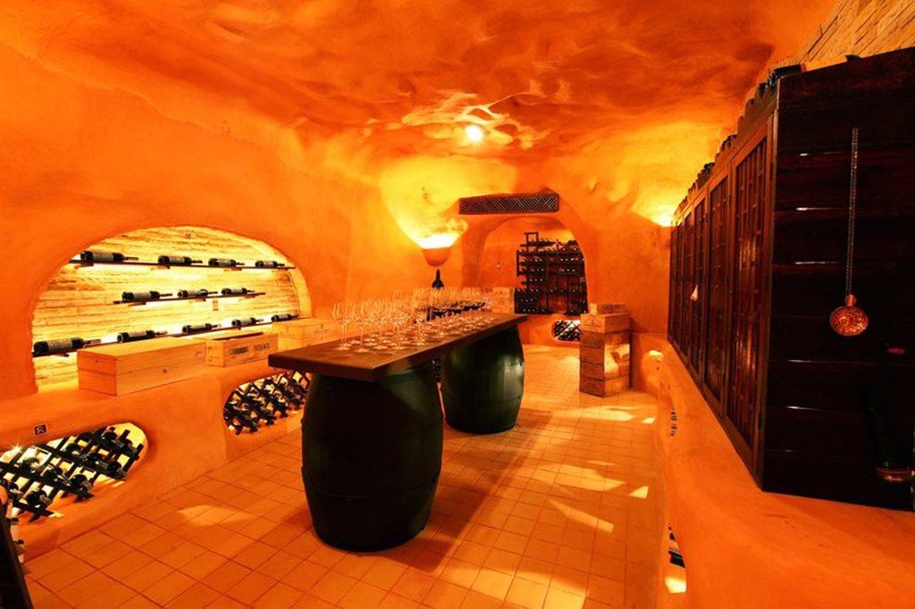 restaurants-royal-grill-room-and-wine-cellar--excellence-and-heritage