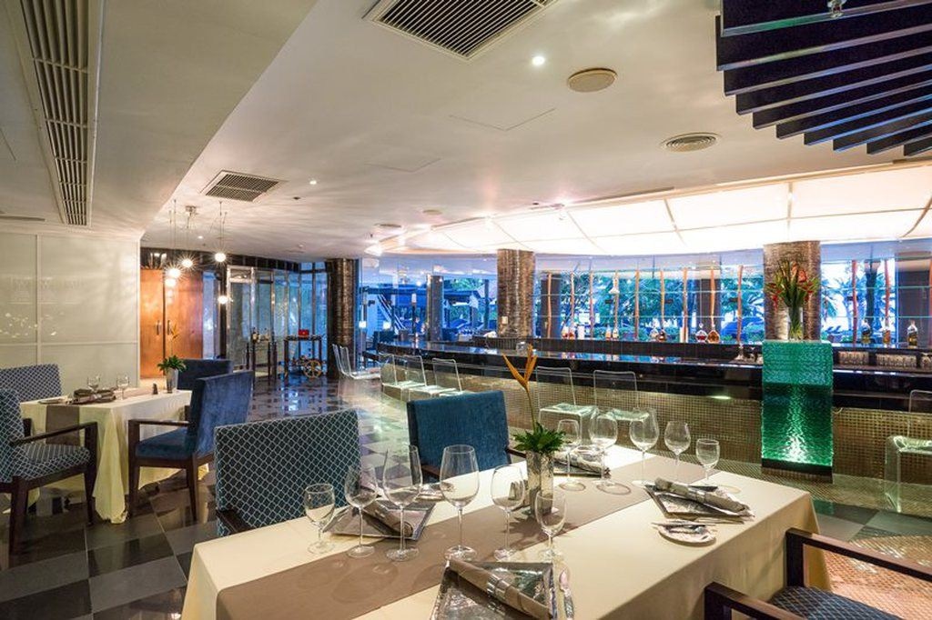 restaurants-caprice--a-taste-of-riviera