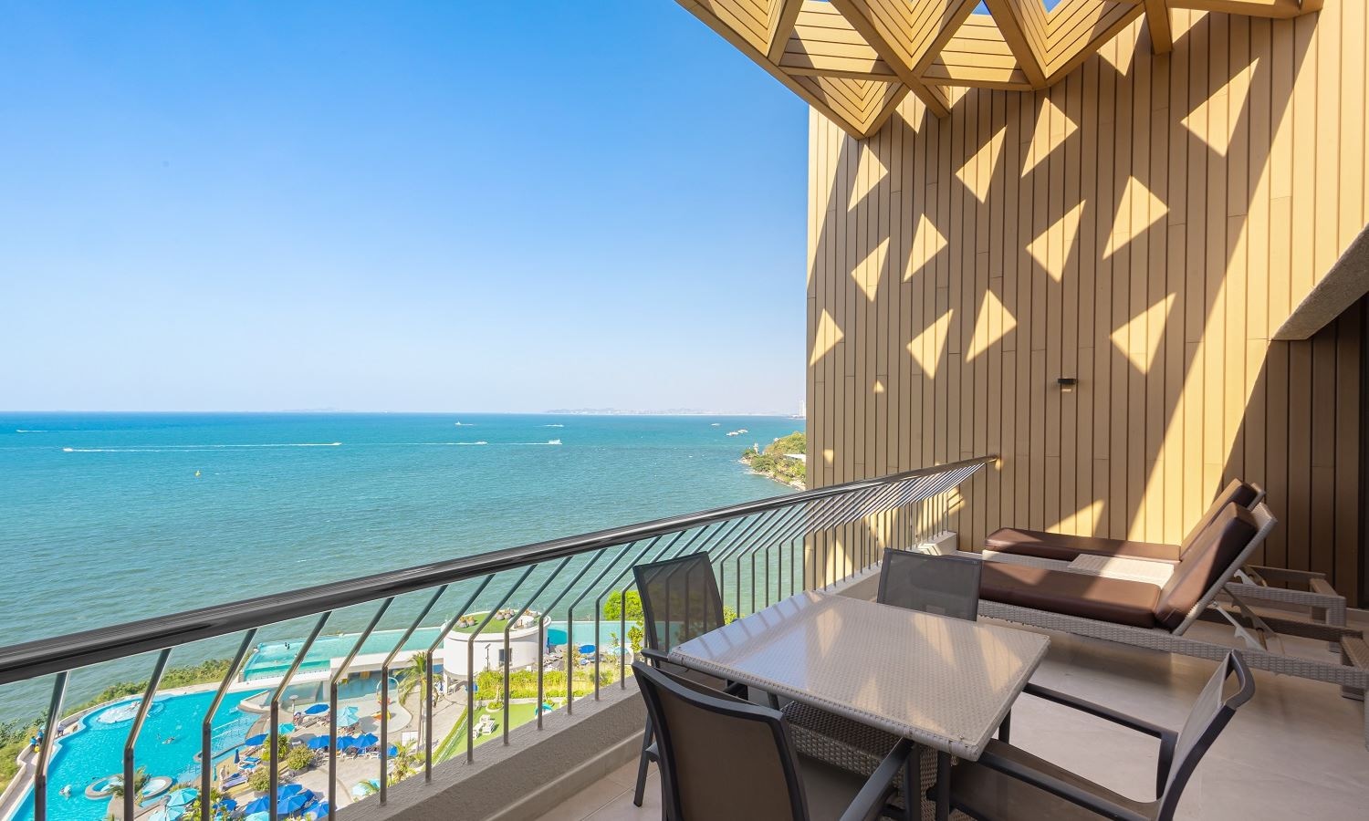 rooms-1-bedroom-princess-suite