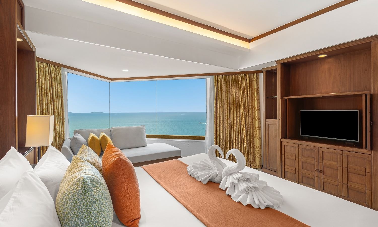 rooms-1-bedroom-princess-suite