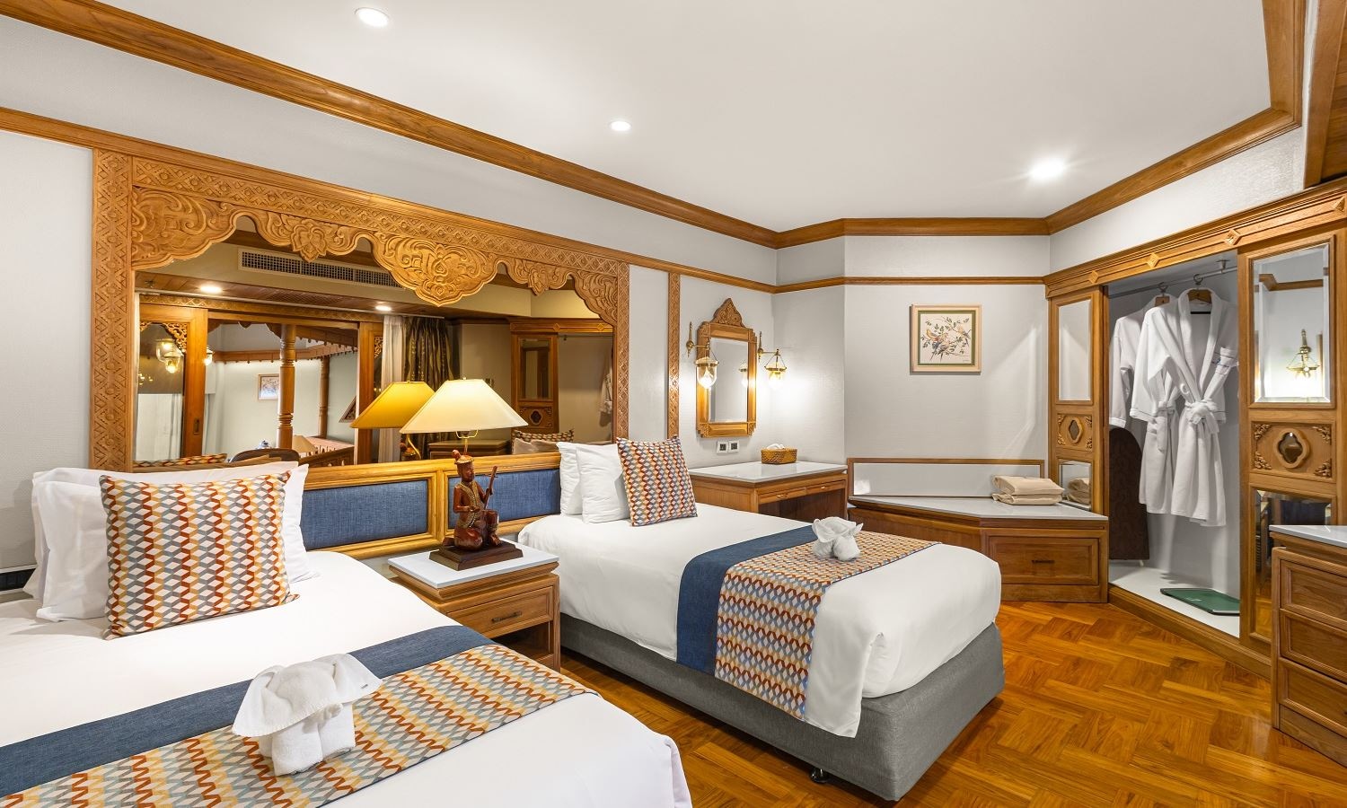 rooms-2-bedroom-theme-suite