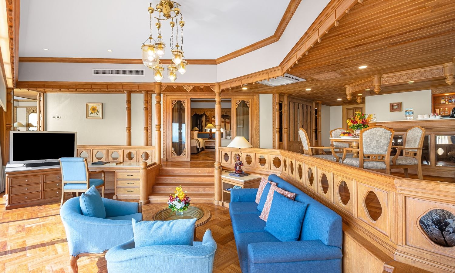 rooms-2-bedroom-theme-suite