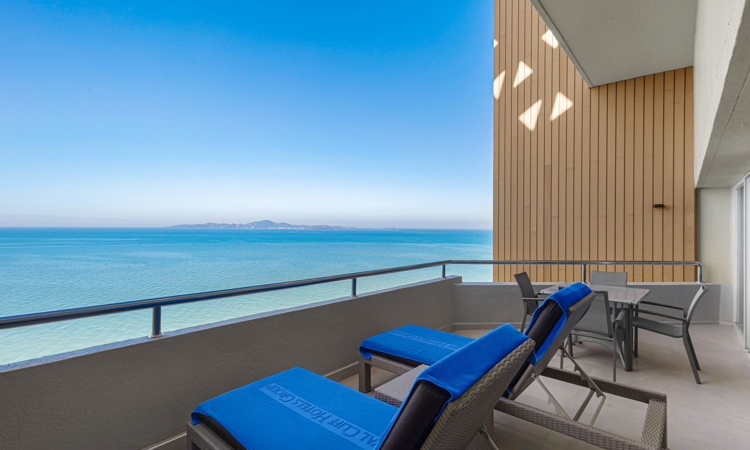 rooms-2-bedroom-theme-suite