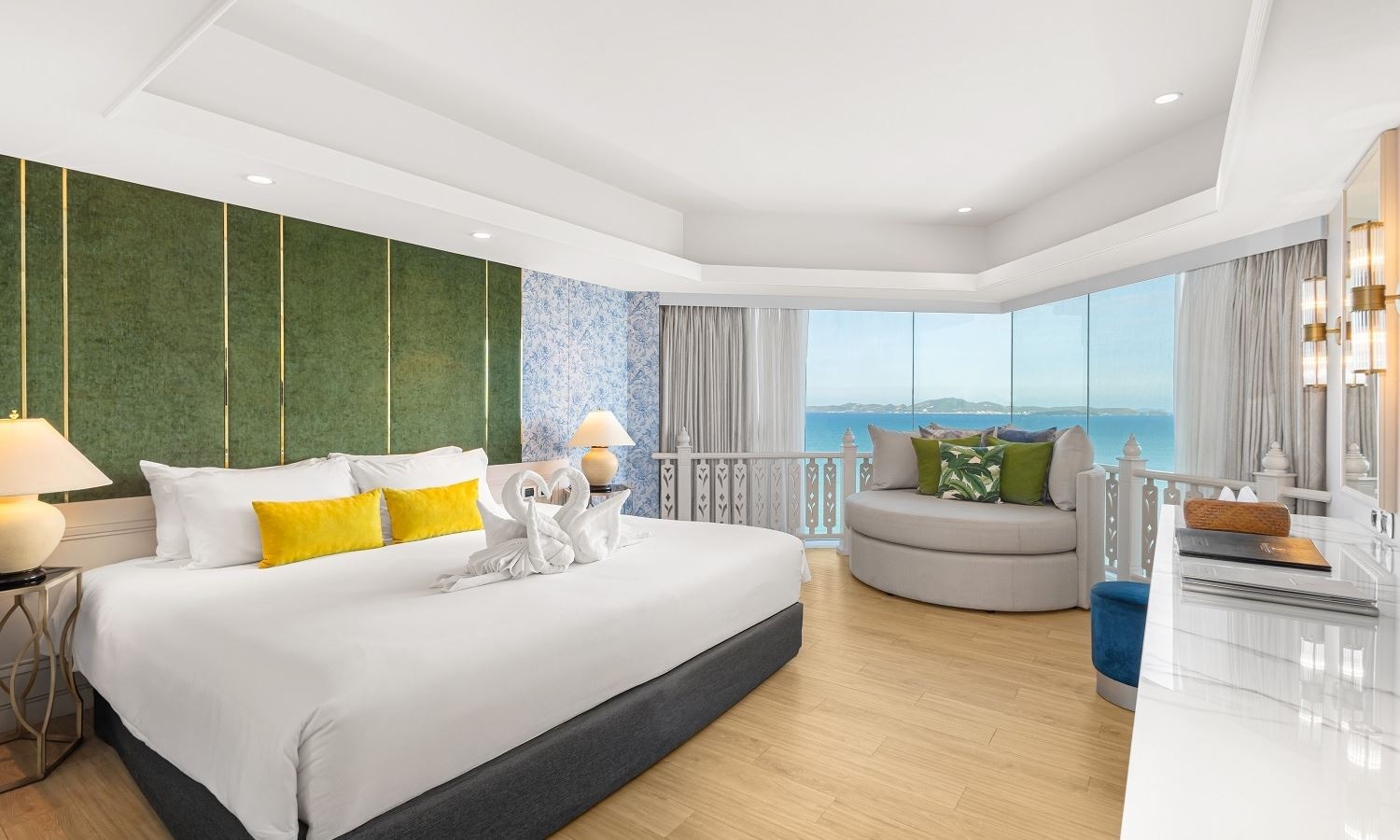 rooms-2-bedroom-theme-suite